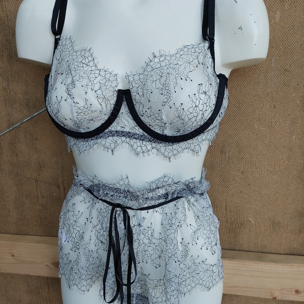 Womens 2 piece lingerie set size large white lace with underwire support - Picture 8 of 15